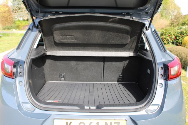 MAZDA CX-3 2.0 SkyActiv-G 121pk Comfort ECC/Cruise/PDC/DAB/Stoeverw, Autobedrijf Roetert, Loenen