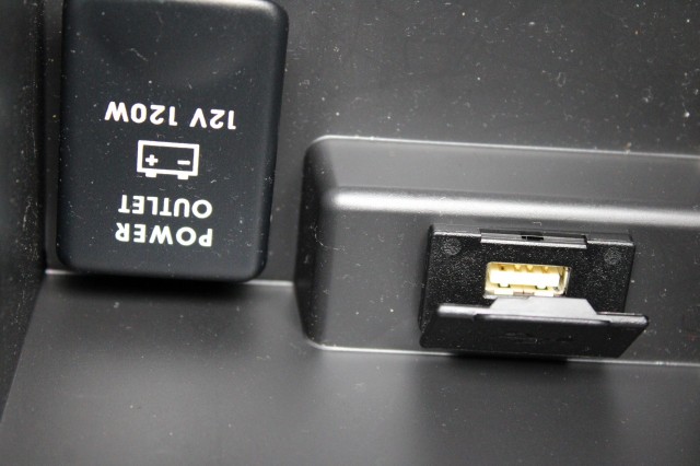 MITSUBISHI OUTLANDER 2.0 150pk Business Edition Automaat ECC/cruise/camera/navi/DAB/trekhaak, Autobedrijf Roetert, Loenen