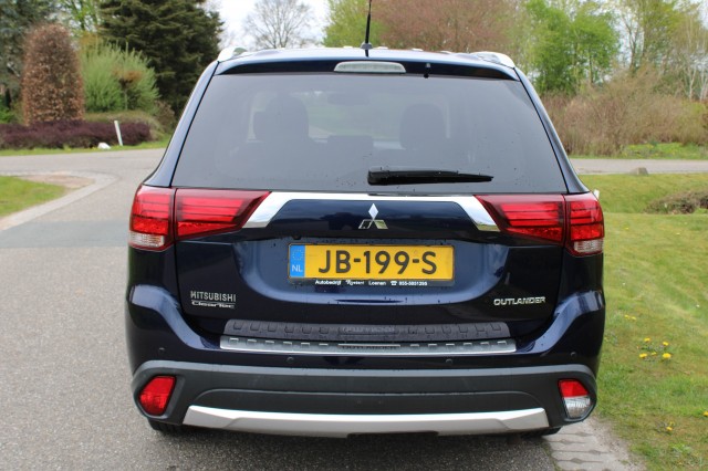 MITSUBISHI OUTLANDER 2.0 150pk Business Edition Automaat ECC/cruise/camera/navi/DAB/trekhaak, Autobedrijf Roetert, Loenen