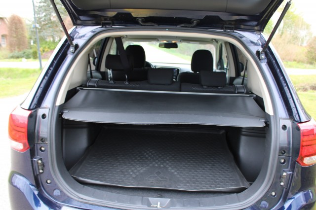 MITSUBISHI OUTLANDER 2.0 150pk Business Edition Automaat ECC/cruise/camera/navi/DAB/trekhaak, Autobedrijf Roetert, Loenen