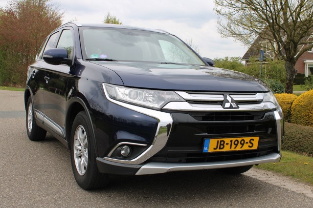 MITSUBISHI OUTLANDER 2.0 150pk Business Edition Automaat ECC/cruise/camera/navi/DAB/trekhaak, Autobedrijf Roetert, Loenen