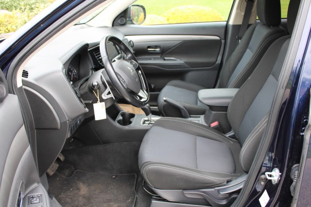 MITSUBISHI OUTLANDER 2.0 150pk Business Edition Automaat ECC/cruise/camera/navi/DAB/trekhaak, Autobedrijf Roetert, Loenen