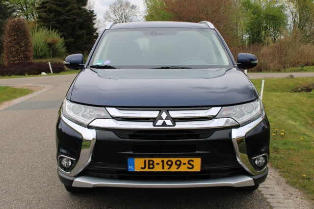 MITSUBISHI OUTLANDER 2.0 150pk Business Edition Automaat ECC/cruise/camera/navi/DAB/trekhaak, Autobedrijf Roetert, Loenen