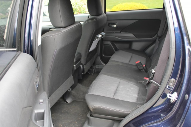 MITSUBISHI OUTLANDER 2.0 150pk Business Edition Automaat ECC/cruise/camera/navi/DAB/trekhaak, Autobedrijf Roetert, Loenen