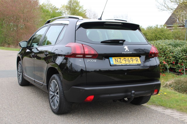 PEUGEOT 2008 1.2 110pk Blue Lion Airco/Cruise/DAB/Carplay/Navi/PDC/Trekhaak, Autobedrijf Roetert, Loenen