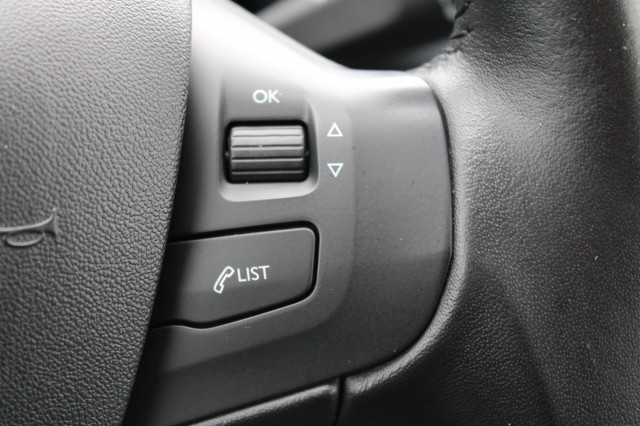 PEUGEOT 2008 1.2 110pk Blue Lion Airco/Cruise/DAB/Carplay/Navi/PDC/Trekhaak, Autobedrijf Roetert, Loenen