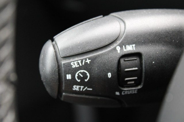 PEUGEOT 2008 1.2 110pk Blue Lion Airco/Cruise/DAB/Carplay/Navi/PDC/Trekhaak, Autobedrijf Roetert, Loenen