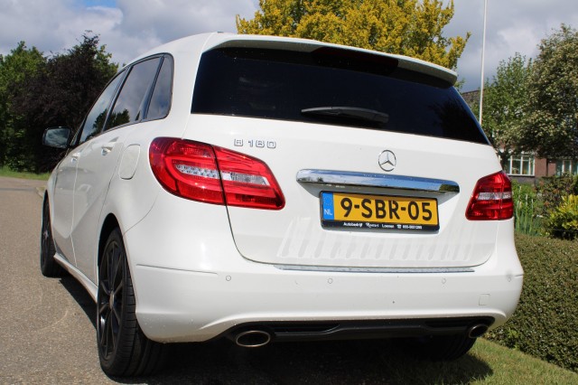 MERCEDES-BENZ B-KLASSE 180 122pk Ambition automaat ECC/navi/PDC/pano-schuifdak, Autobedrijf Roetert, Loenen