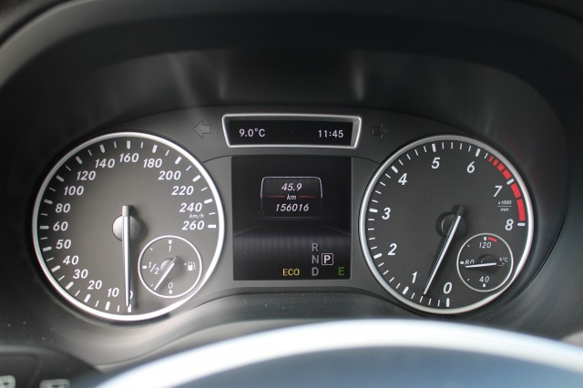 MERCEDES-BENZ B-KLASSE 180 122pk Ambition automaat ECC/navi/PDC/pano-schuifdak, Autobedrijf Roetert, Loenen