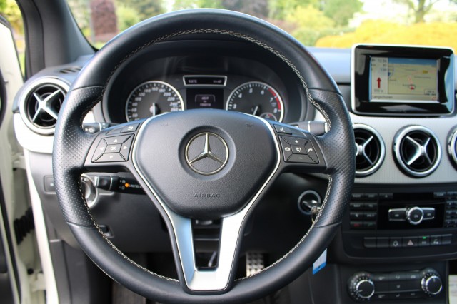 MERCEDES-BENZ B-KLASSE 180 122pk Ambition automaat ECC/navi/PDC/pano-schuifdak, Autobedrijf Roetert, Loenen