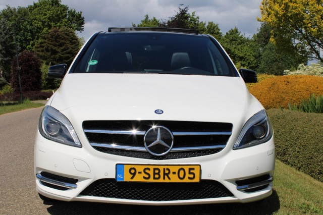 MERCEDES-BENZ B-KLASSE 180 122pk Ambition automaat ECC/navi/PDC/pano-schuifdak, Autobedrijf Roetert, Loenen