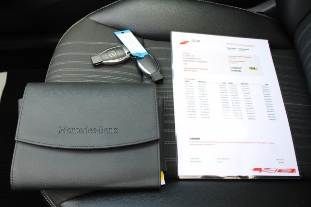 MERCEDES-BENZ B-KLASSE 180 122pk Ambition automaat ECC/navi/PDC/pano-schuifdak, Autobedrijf Roetert, Loenen