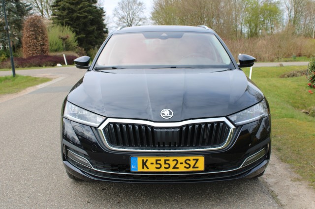 SKODA OCTAVIA Combi 1.4 TSI 204pk iV PHEV Automaat Business Edition Plus, Autobedrijf Roetert, Loenen