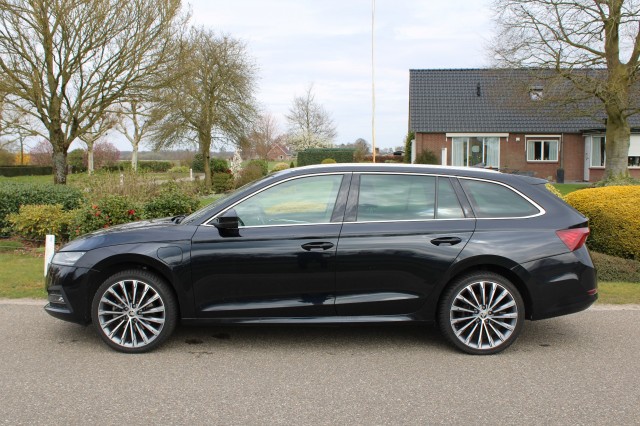 SKODA OCTAVIA Combi 1.4 TSI 204pk iV PHEV Automaat Business Edition Plus, Autobedrijf Roetert, Loenen