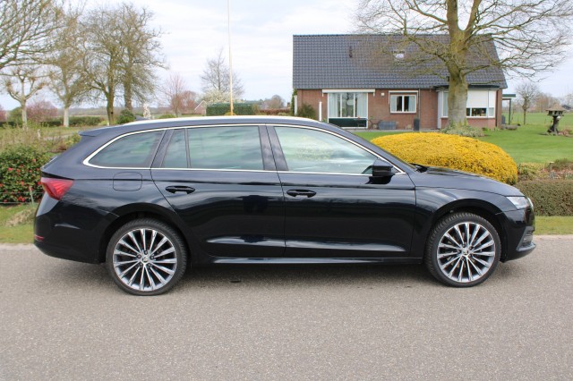 SKODA OCTAVIA Combi 1.4 TSI 204pk iV PHEV Automaat Business Edition Plus, Autobedrijf Roetert, Loenen