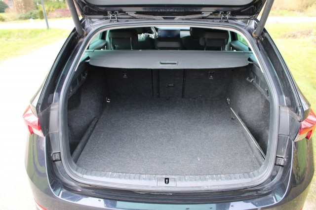 SKODA OCTAVIA Combi 1.4 TSI 204pk iV PHEV Automaat Business Edition Plus, Autobedrijf Roetert, Loenen