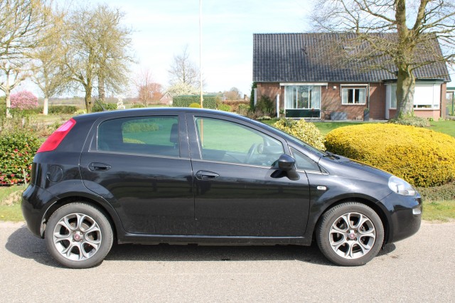 FIAT PUNTO EVO 0.9 TwinAir 101pk Sempre 5-drs ECC/Cruise/Navi/PDC, Autobedrijf Roetert, Loenen