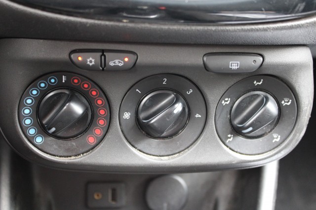 OPEL CORSA-E 1.4 90pk Business+ automaat rolstoellift airco/handgas+rem/trekhaak 5-deurs, Autobedrijf Roetert, Loenen
