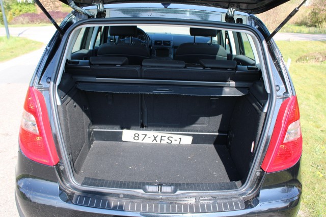 MERCEDES-BENZ A-KLASSE 160 1.5i 95pk Business Class airco/camera/bluetooth/navi/trekhaak, Autobedrijf Roetert, Loenen