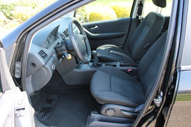 MERCEDES-BENZ A-KLASSE 160 1.5i 95pk Business Class airco/camera/bluetooth/navi/trekhaak, Autobedrijf Roetert, Loenen