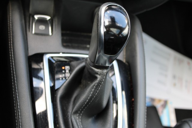 NISSAN QASHQAI 1.2 116pk Tekna automaat camera/ECC/cruise/panodak/trekhaak, Autobedrijf Roetert, Loenen