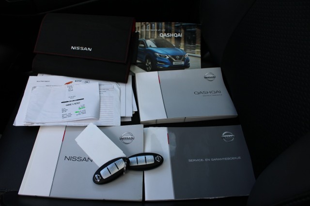 NISSAN QASHQAI 1.2 116pk Tekna automaat camera/ECC/cruise/panodak/trekhaak, Autobedrijf Roetert, Loenen