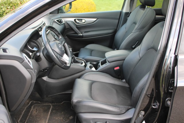 NISSAN QASHQAI 1.2 116pk Tekna automaat camera/ECC/cruise/panodak/trekhaak, Autobedrijf Roetert, Loenen