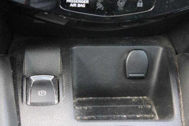 NISSAN QASHQAI 1.2 116pk Tekna automaat camera/ECC/cruise/panodak/trekhaak, Autobedrijf Roetert, Loenen