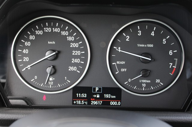 BMW 2-SERIE ACTIVE TOURER 218i 136pk Automaat Essential ECC/Cruise/Navi/PDC/Trekhaak, Autobedrijf Roetert, Loenen