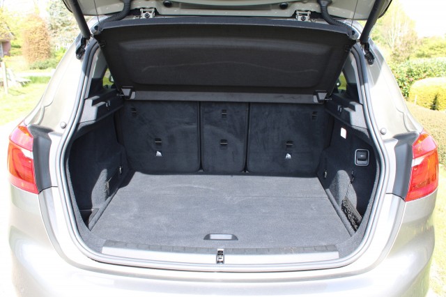 BMW 2-SERIE ACTIVE TOURER 218i 136pk Automaat Essential ECC/Cruise/Navi/PDC/Trekhaak, Autobedrijf Roetert, Loenen