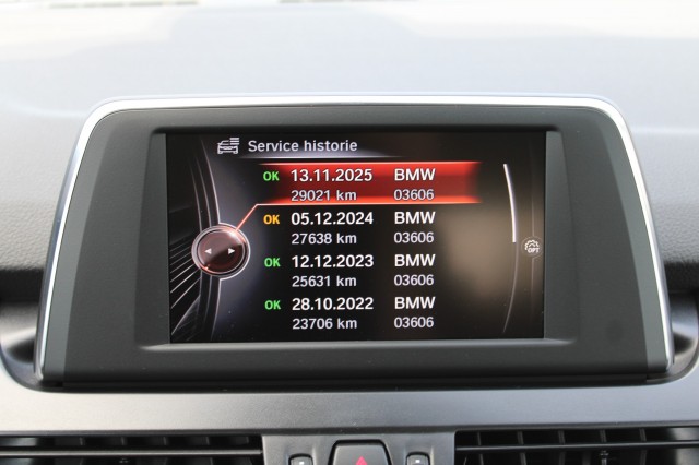 BMW 2-SERIE ACTIVE TOURER 218i 136pk Automaat Essential ECC/Cruise/Navi/PDC/Trekhaak, Autobedrijf Roetert, Loenen