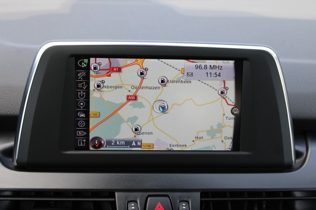 BMW 2-SERIE ACTIVE TOURER 218i 136pk Automaat Essential ECC/Cruise/Navi/PDC/Trekhaak, Autobedrijf Roetert, Loenen