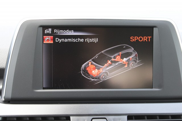 BMW 2-SERIE ACTIVE TOURER 218i 136pk Automaat Essential ECC/Cruise/Navi/PDC/Trekhaak, Autobedrijf Roetert, Loenen