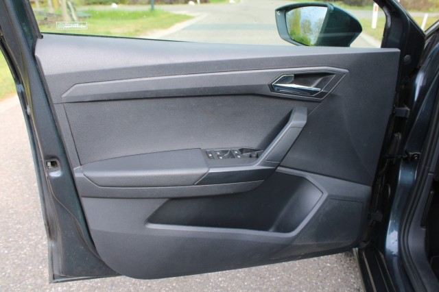 SEAT IBIZA 1.0 TSI 116pk Automaat 5-drs Business Intense Cruise/CarPlay/Camera/Trekhaak, Autobedrijf Roetert, Loenen