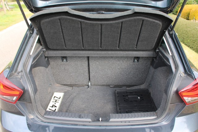 SEAT IBIZA 1.0 TSI 116pk Automaat 5-drs Business Intense Cruise/CarPlay/Camera/Trekhaak, Autobedrijf Roetert, Loenen