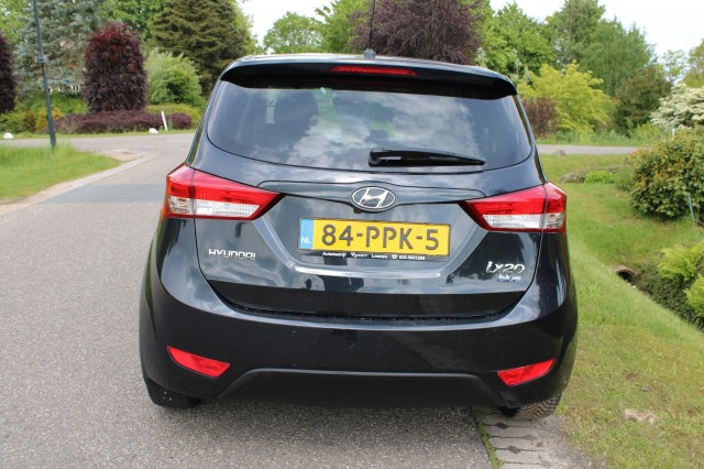 HYUNDAI IX20 1.6i 125pk i-Catcher ECC/Cruise/Navi/Leer/Panoramadak, Autobedrijf Roetert, Loenen