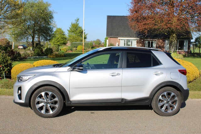 KIA STONIC 1.0 T-GDi 101pk Executive Line ECC/Cruise/Leer/Navi/DAB/Trekhaak, Autobedrijf Roetert, Loenen