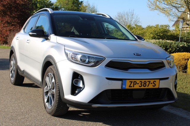 KIA STONIC 1.0 T-GDi 101pk Executive Line ECC/Cruise/Leer/Navi/DAB/Trekhaak, Autobedrijf Roetert, Loenen