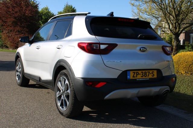 KIA STONIC 1.0 T-GDi 101pk Executive Line ECC/Cruise/Leer/Navi/DAB/Trekhaak, Autobedrijf Roetert, Loenen