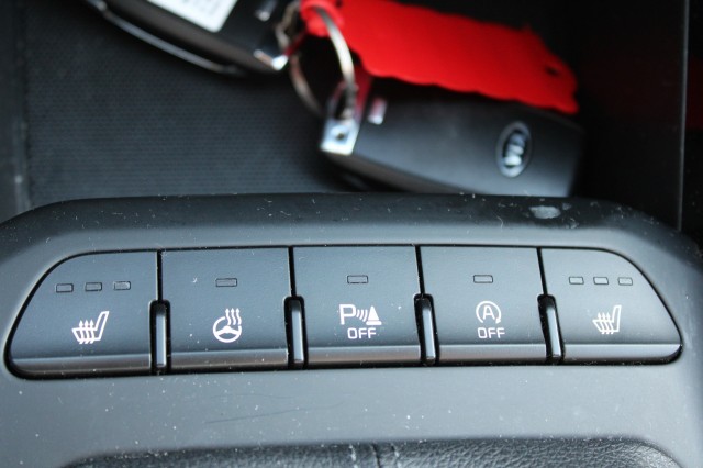 KIA STONIC 1.0 T-GDi 101pk Executive Line ECC/Cruise/Leer/Navi/DAB/Trekhaak, Autobedrijf Roetert, Loenen