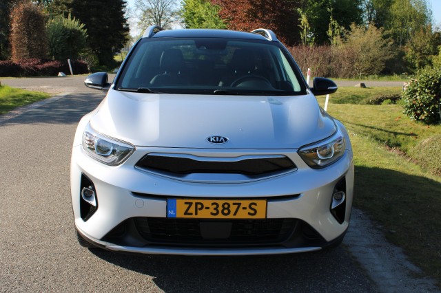 KIA STONIC 1.0 T-GDi 101pk Executive Line ECC/Cruise/Leer/Navi/DAB/Trekhaak, Autobedrijf Roetert, Loenen