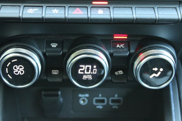RENAULT CLIO 1.0 TCE 100pk Bi-Fuel Intens camera/ECC/cruise/navi/PDC LPG-G3, Autobedrijf Roetert, Loenen