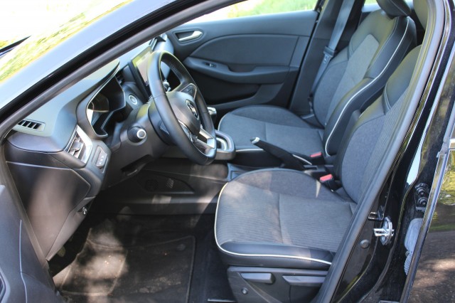 RENAULT CLIO 1.0 TCE 100pk Bi-Fuel Intens camera/ECC/cruise/navi/PDC LPG-G3, Autobedrijf Roetert, Loenen