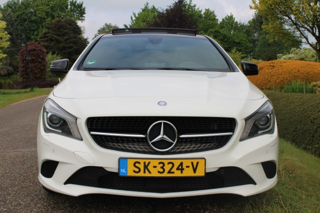 MERCEDES-BENZ CLA-KLASSE 180 122pk Orange Art Edition automaat airco/pano-schuifdak/cruise/navi/carplay, Autobedrijf Roetert, Lo