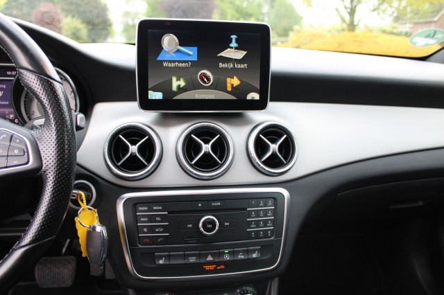 MERCEDES-BENZ CLA-KLASSE 180 122pk Orange Art Edition automaat airco/pano-schuifdak/cruise/navi/carplay, Autobedrijf Roetert, Lo