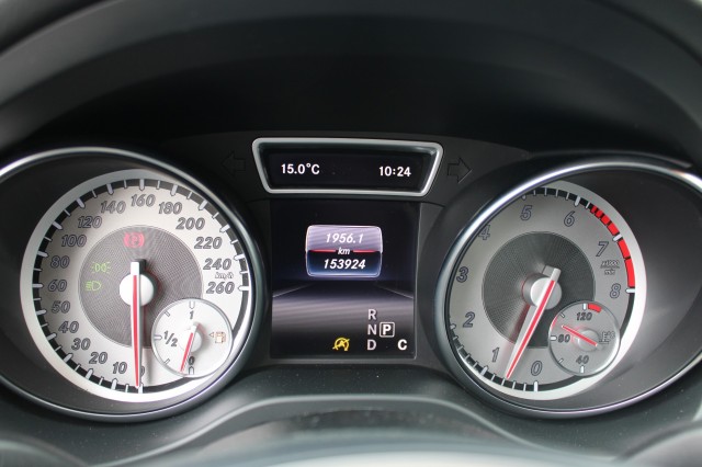 MERCEDES-BENZ CLA-KLASSE 180 122pk Orange Art Edition automaat airco/pano-schuifdak/cruise/navi/carplay, Autobedrijf Roetert, Lo