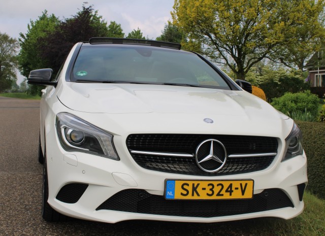 MERCEDES-BENZ CLA-KLASSE 180 122pk Orange Art Edition automaat airco/pano-schuifdak/cruise/navi/carplay, Autobedrijf Roetert, Lo