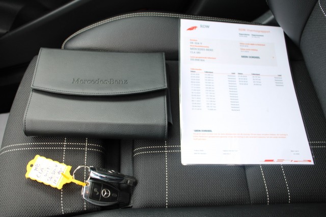 MERCEDES-BENZ CLA-KLASSE 180 122pk Orange Art Edition automaat airco/pano-schuifdak/cruise/navi/carplay, Autobedrijf Roetert, Lo