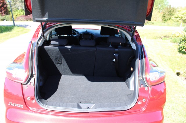 NISSAN JUKE 1.6 116pk Automaat Connect Edition ECC/Camera/Navi/Cruise/Stoelverw, Autobedrijf Roetert, Loenen
