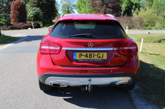 MERCEDES-BENZ GLA-KLASSE 200 156pk Ambition airco/half leer/navi/PDC/trekhaak/xenon, Autobedrijf Roetert, Loenen